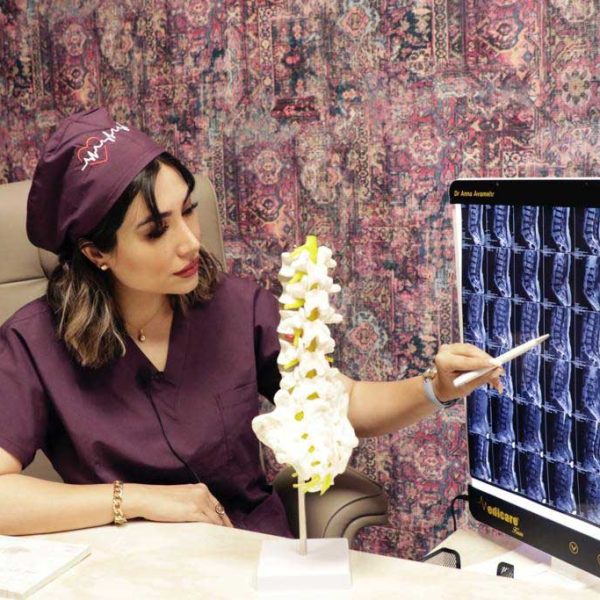 متخصص ستون فقرات