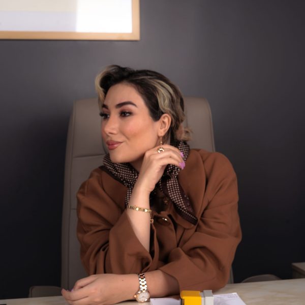 دکتر آنا اوامهر متخصص ستون فقرات